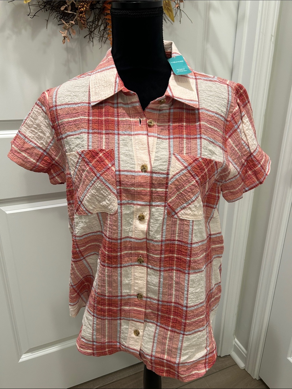 Maurice’s Ladies Medium Short-Sleeve Plaid Button-Up Shirt in Red and White. NWT
